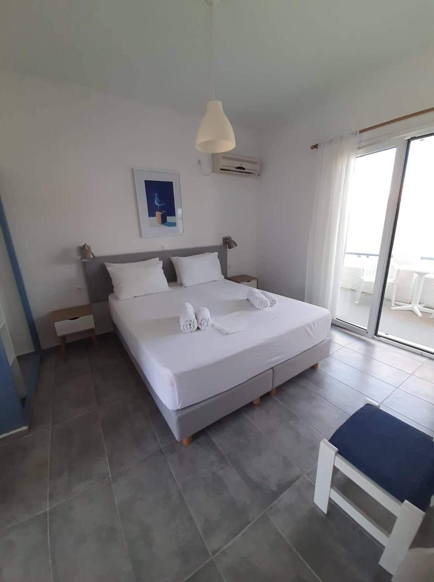 Seaside Studios Megalochori  Δωμάτιο φωτογραφία